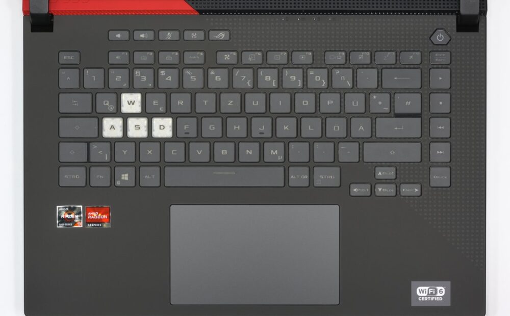 GIGABYTE GAMING A16 gaming laptop keyboard